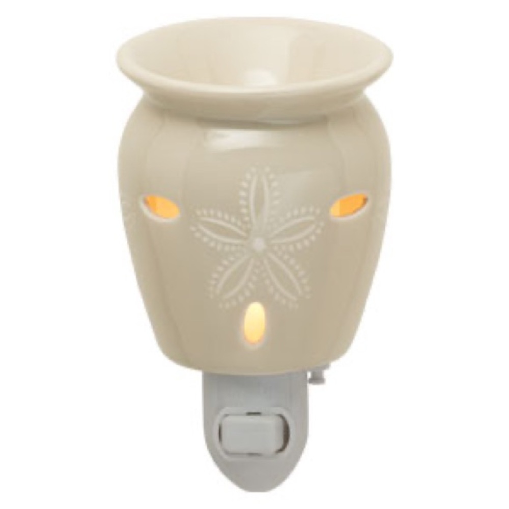 Scentsy Sand Dollar Warmer- new in box- $20